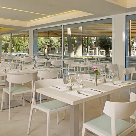 Iberostar Cristina מלון